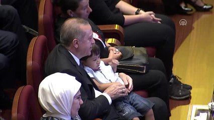 Başbakan Yıldırım: "Şehitlerimize Layık Olmak Için Türkiye'de ve Dünyada Koşacağız, Koşturacağız"