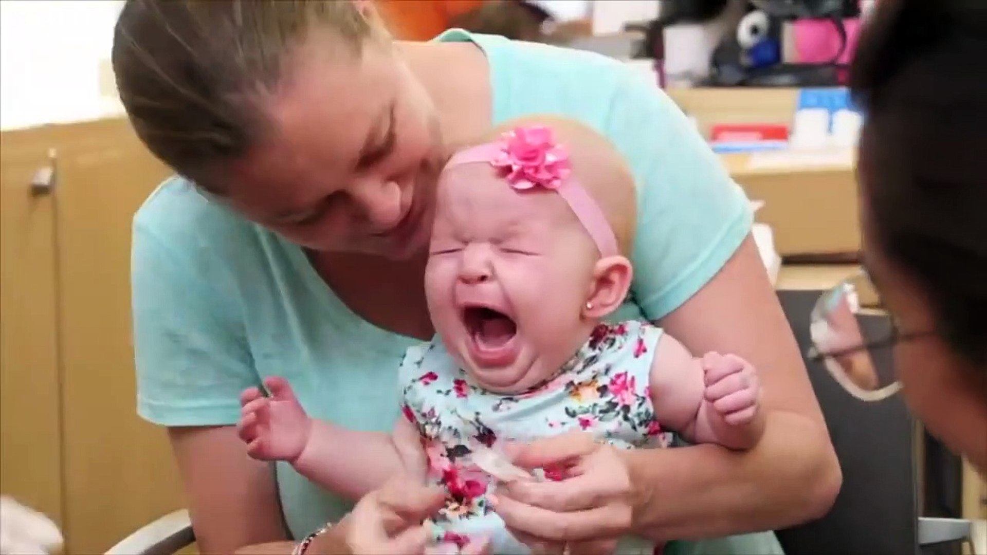 Cette Maman Accusee De Maltraitance Pour Avoir Perce Les Oreilles De Son Bebe Video Dailymotion