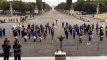 Surréaliste : la fanfare du 14 juillet qui répète un medley des Daft Punk