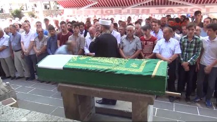 Tokat Cesedi Sulama Kanalında Bulunan Talihsiz Genç Toprağa Verildi