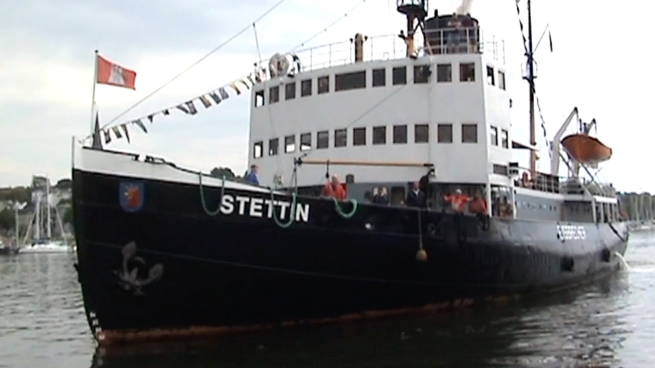 Anlegen des dampfeisbrechers stettin zu beginn des dampfrundums in flensburg am 07.07.17