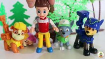 Niños para Kinder Sorpresa perrito de la historieta patrulla el desarrollo de una nueva serie de dibujos animados sobre los juegos