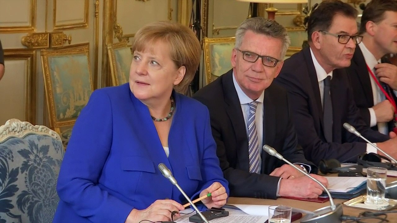 Beginn der Ära 'Mercron'