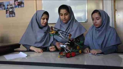 EEUU da marcha atrás y da visa a jóvenes afganas para ir a concurso