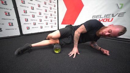 Ryan Yells I.T. Band Knee Foam rolling