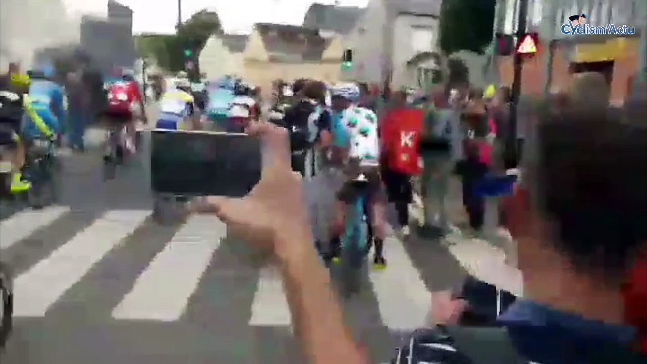 Paris-Bourges 2017 - Quand Nacer Bouhanni insulte Rudy Barbier à l'arrivée de Paris-Bourges