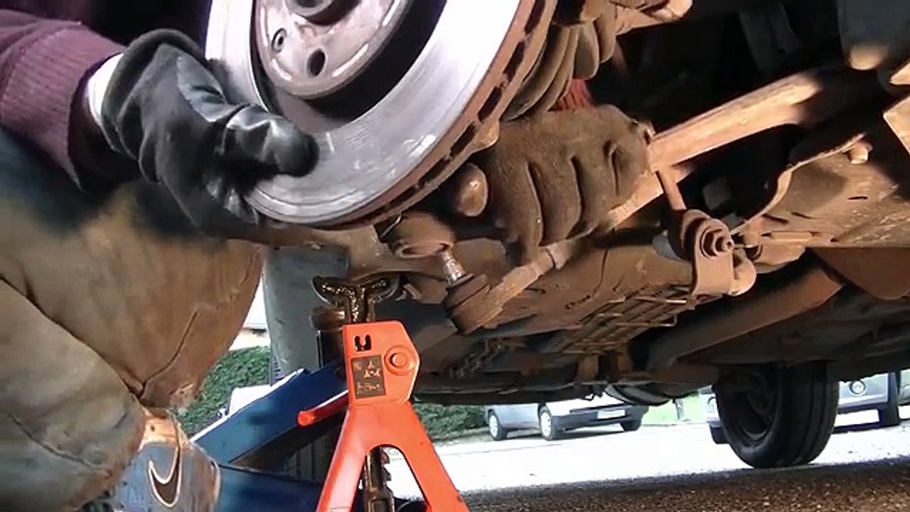 Front suspension lower arm replacement