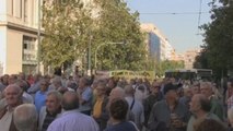 Jubilados griegos protestan contra los sucesivos recortes de pensiones