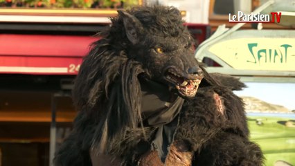 Qui est ce loup-garou géant qui déambule dans Paris ?