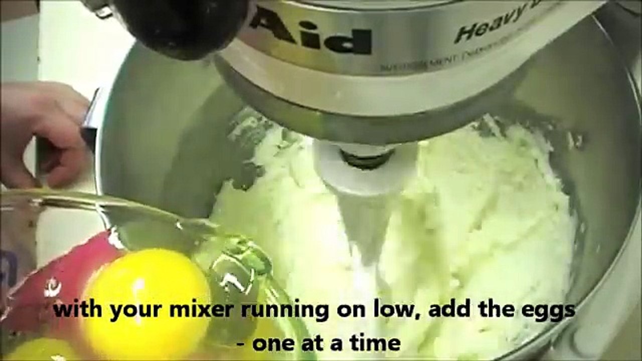 How to Make Strawberry Cake From Scratch