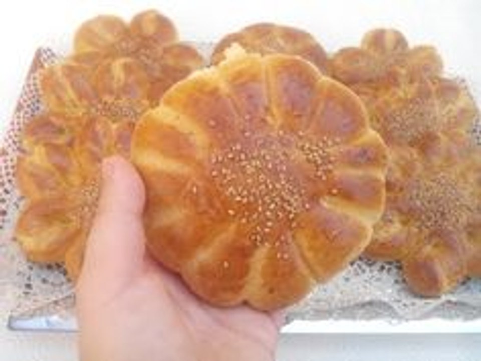 بريوش سريع بالحليب بدون عجن اودلك بالملعقة خفيف كالقطن