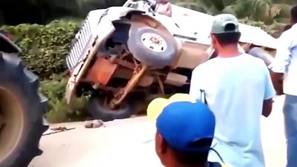 Heavy Truck & Heavy Equipment Fails Compilation
