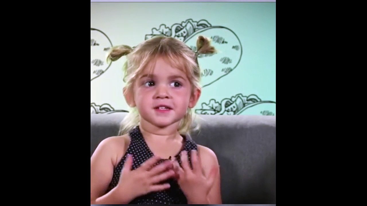FUNNY VİDEO CHİLDREN//VERY SWEET//VIDÉOS DRÔLES ENFANTSF//TRÈS SUCRÉ