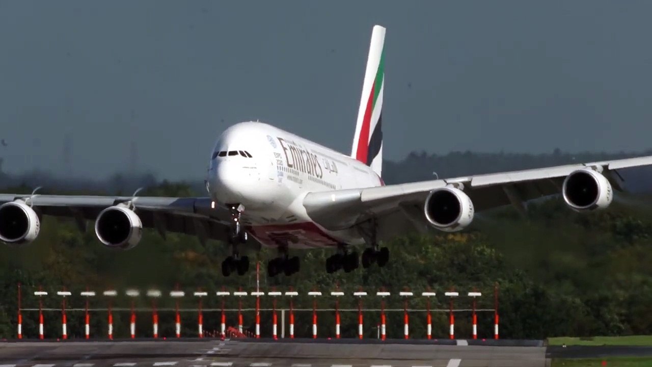 L'incroyable atterrissage d’un A380 à Düsseldorf en pleine tempête Xavier