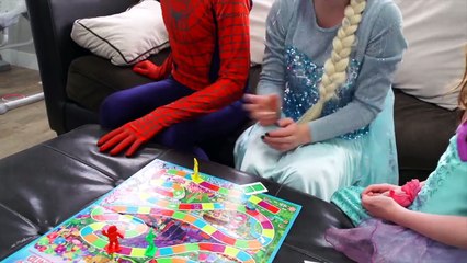 Frozen Elsa vs Frozen Anna Epic battle!! Elsa punches spiderman in real life! w/ Pink spidergirl