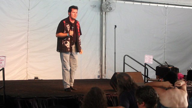 Glenn Bowles sings 'She Thinks I Still Care' Elvis Week 2017