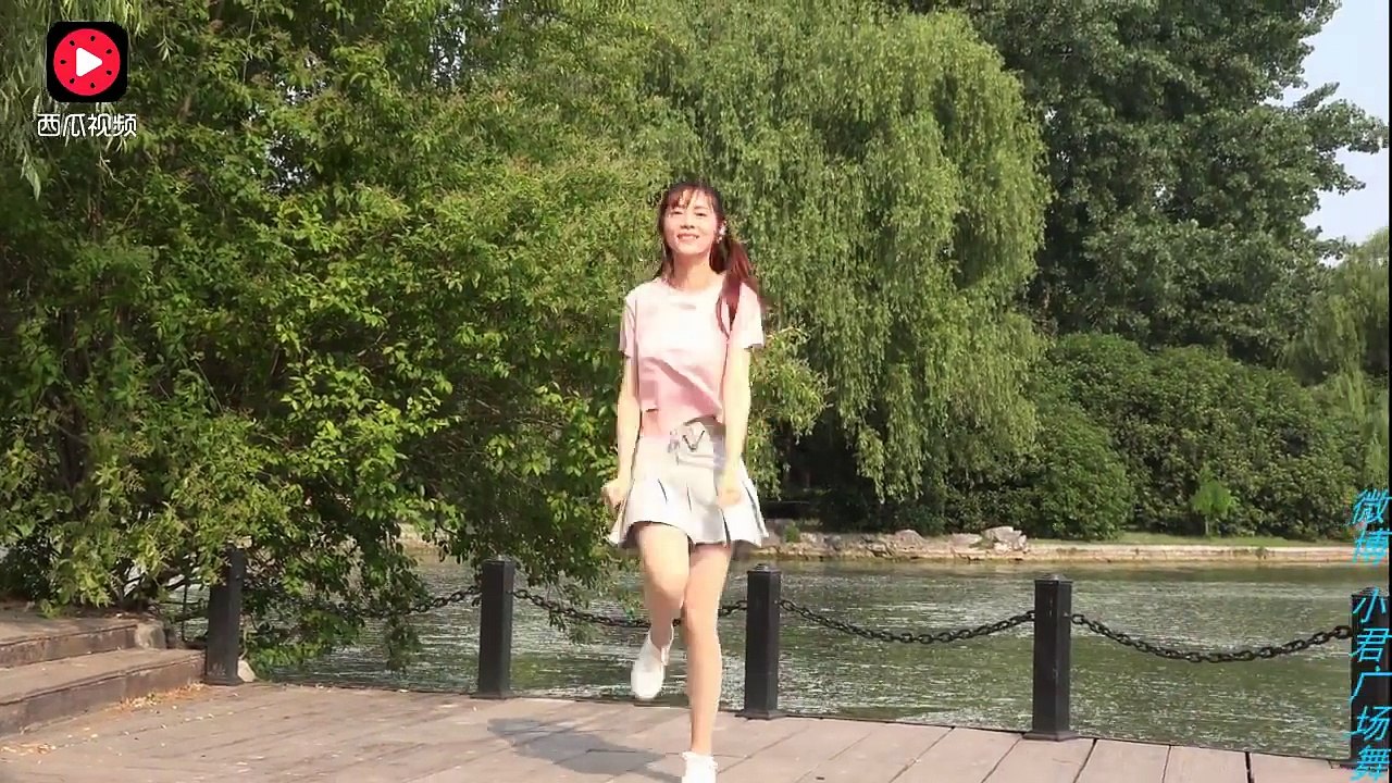 小君广场舞 室外热晕了 鬼步舞 地狱之门
