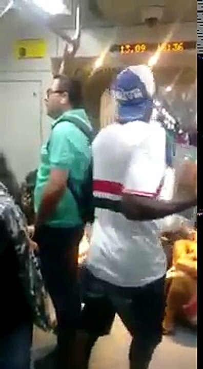 Finalmente estão vendendo itens para são-paulinos no metro de SP