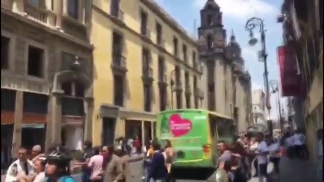 TERREMOTO A CITTÀ DEL MESSICO, ESPLOSIONE DI UN PALAZZO IN DIRETTA