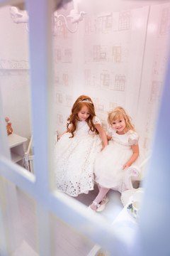 Brincando com tintas coloridas - Conhecendo novas cores - tinta de brincar no Cabelo