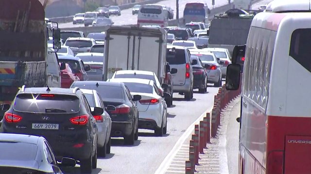 고속도로 상행선 정체 시작...저녁 6시 절정 / YTN