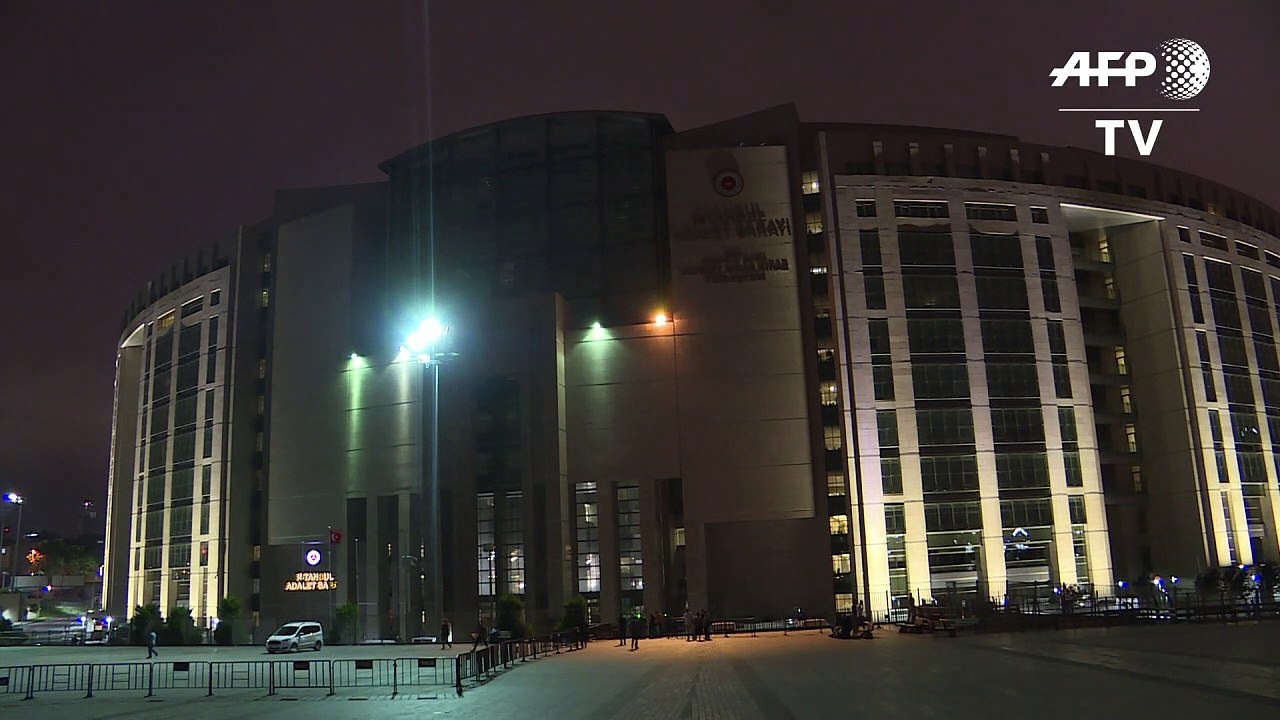 Turquie: un tribunal maintient en prison des militants d'Amnesty