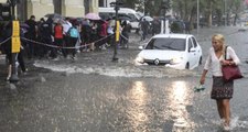 İstanbul Valiliği'nden Vatandaşlara Uyarı: Özel Araçlarınızla Trafiğe Çıkmayın