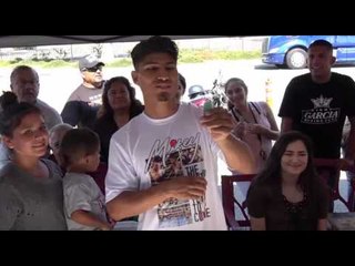 Mikey Garcia Fan Drives 8 HOURS To See Him Ends Up Winning AMAZING Gift!!! EsNews Boxing