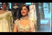 Shruti Hassan Hot Deep Cleavage Show at Lakme Fashion Week 2016 x264 HD