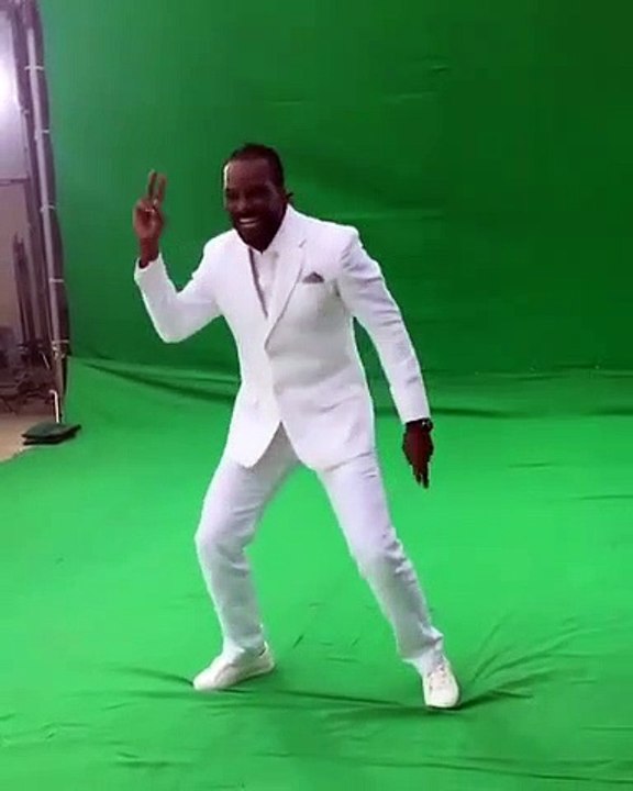 Chris Gayle is dancing on Laila O Laila Song - Awesome