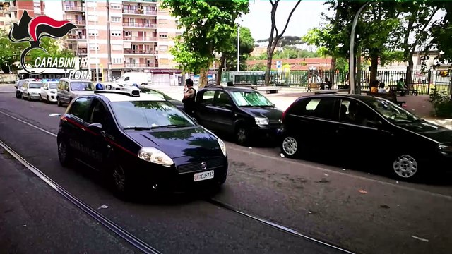 (Roma) Giardino pensile con piantagione di marijuana. Sequestrato 186 piante