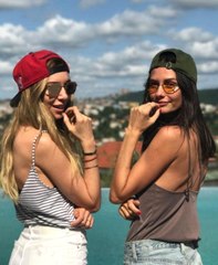 Sinem Kobal, Yakın Arkadaşı Yasemin Özilhan'ı Ziyaret Etti