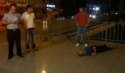 Metroda bayılan yolcu için herkes seferber oldu