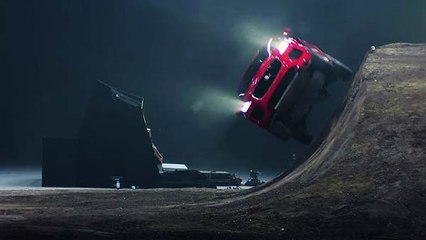 Jaguar E-PACE: James-Bond-Stunt