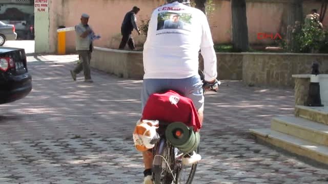 Afyonkarahisar Kanserden Kaybettiği Oğlu Için Bisikletle Türkiye'yi Dolaşıyor