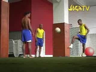 Joga Bonito  - Ronaldinho- robinho e roberto carlos