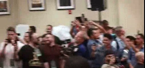 THE VERBAL WAR BETWEEN MCGREGOR AND SR. MAYWEATHER