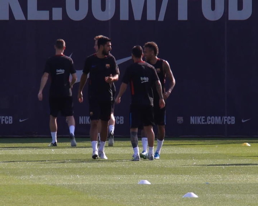 Messi, Suarez and Neymar return to training