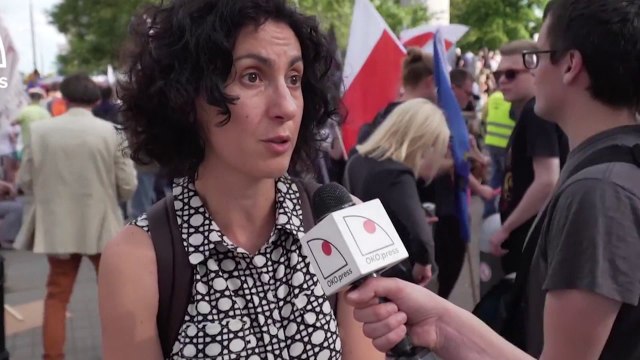 PROTESTE KUNDER REFORMES NE DREJTESI NE VARSHAVE, POLAKET NE RRUGE PER PAVARESINE E GJYQESORIT LAJM