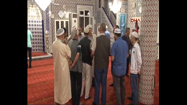 Cami bahçesine maytap, imam ve kardeşine darp!