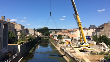 Le chantier de l'installation de la passerelle a débuté