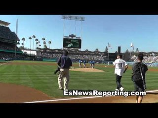 Amir Khan throws first pitch at Dodger stadium