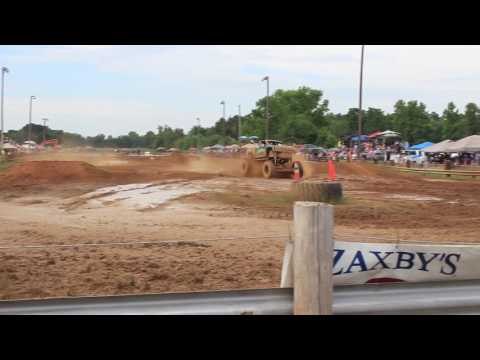 Monsterado Obstacle 2 Run 1 at Twitty's Mud Bog (2016)