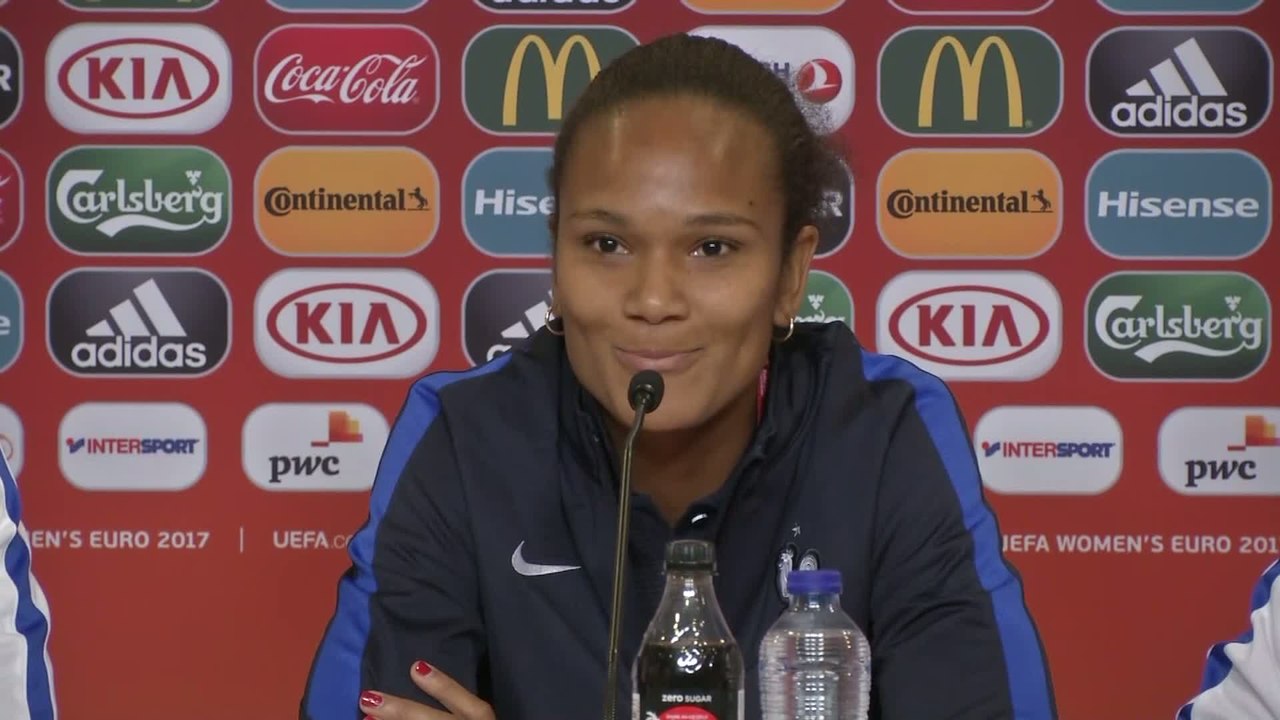 Foot - Euro (F) - Bleues : Renard «Aller le plus loin possible»