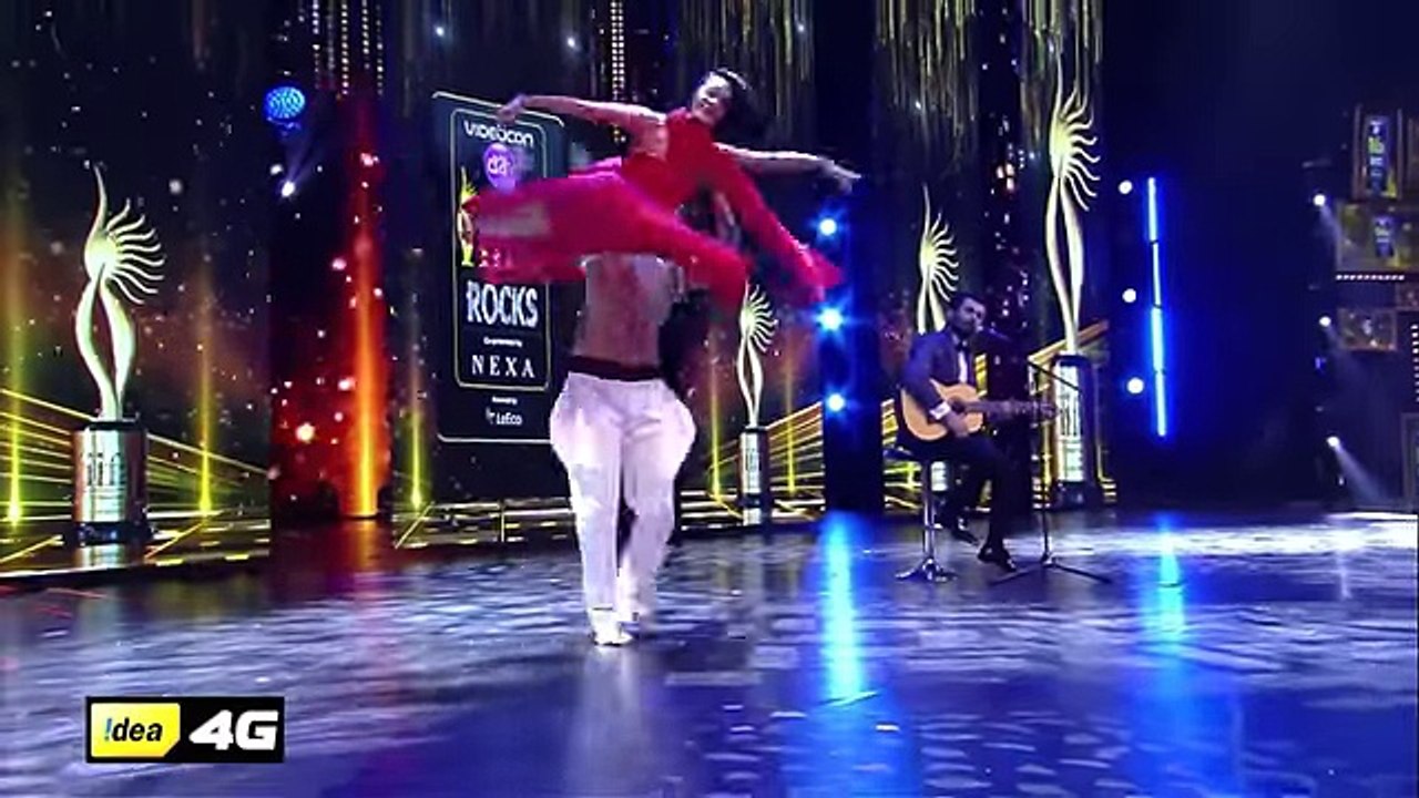 Fawad Khan Live Soulful Singing Performance in IIFA Rocks 2016 - Kal Ho Na Ho