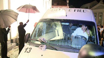 Huevos contra diputada brasileña el día de su boda