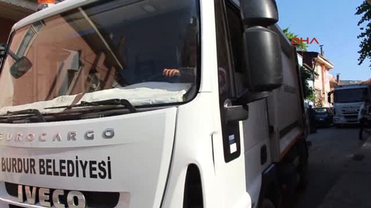 Burdur Evden 10 Kamyon Çöp Çıktı