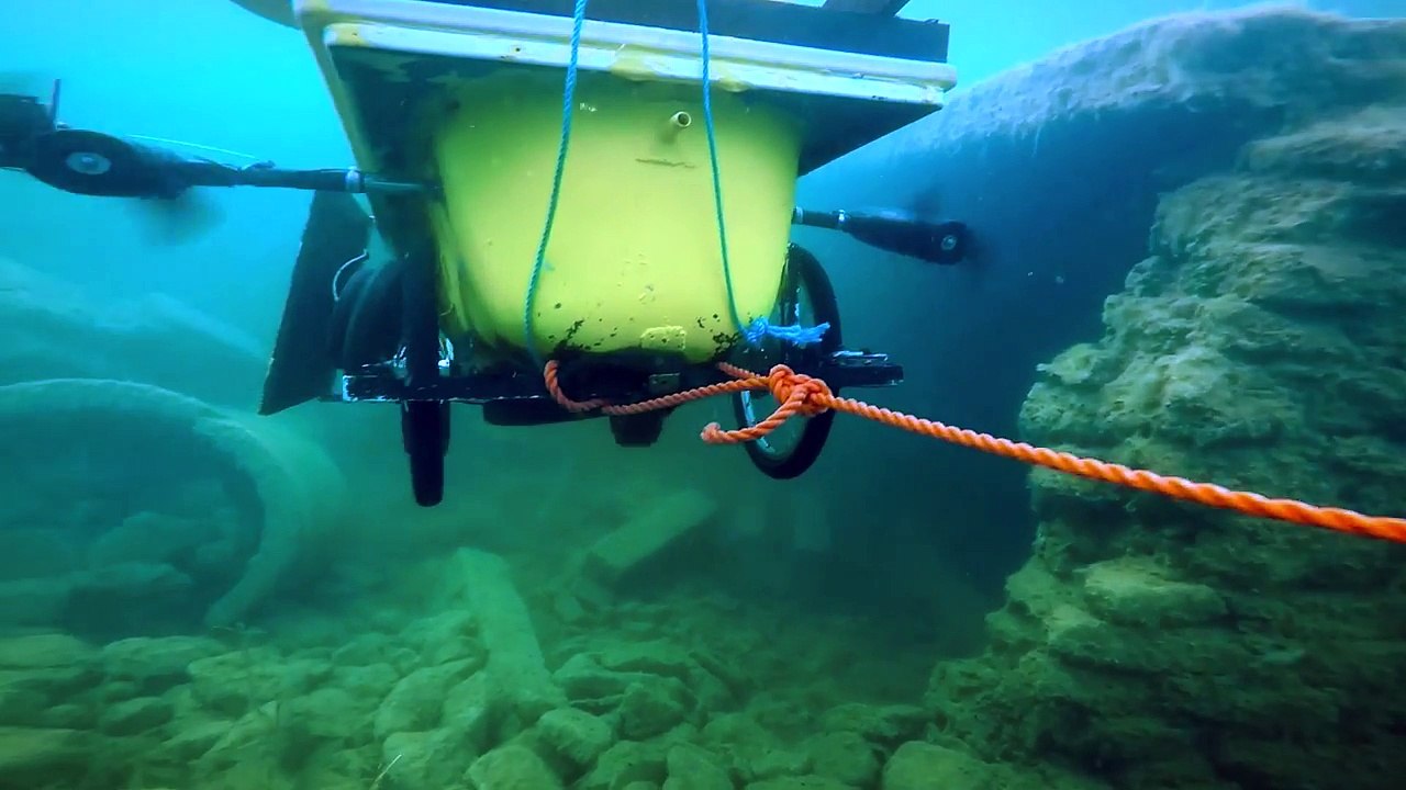 Mit unserem U-BOOT ins GEFÄNGNIS! | Badewannen U-Boot #6