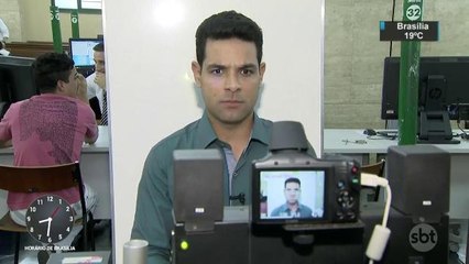 Órgãos decidem se pode sorrir nas fotos de documentos