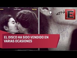 Venderán disco que autografió Lennon antes de morir